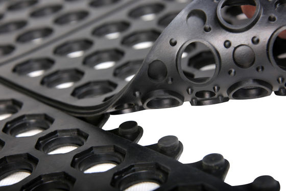 Vergrendelingsmatten tegen vermoeidheid met gaten