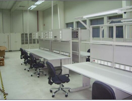 ESD-werkbank Elektrisch op maat, met verstelbare hoogte, antistatiek werkstation voor elektronica