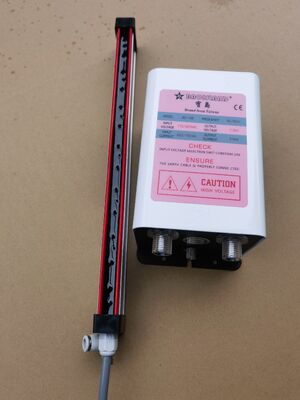 ESD-ioniserende balk. Anti-statische eliminator voor PCB & Electronics Manufacturing.